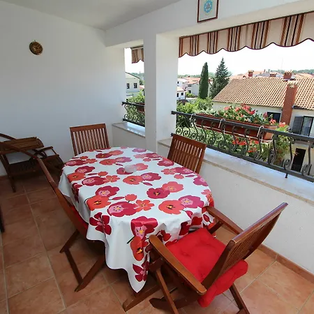 Apartmani Romano Apartment *