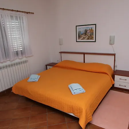 Apartment Apartmani Romano *