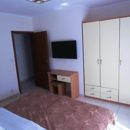 Apartment Apartmani Romano *
