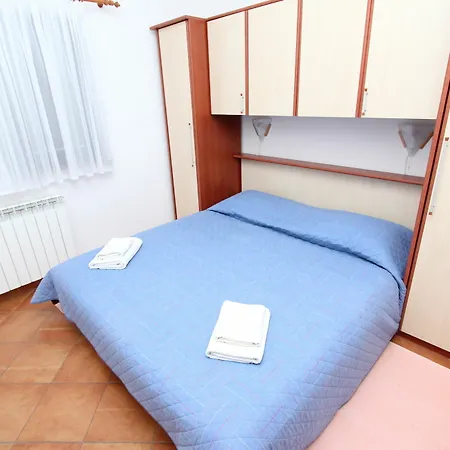 Apartment Apartmani Romano