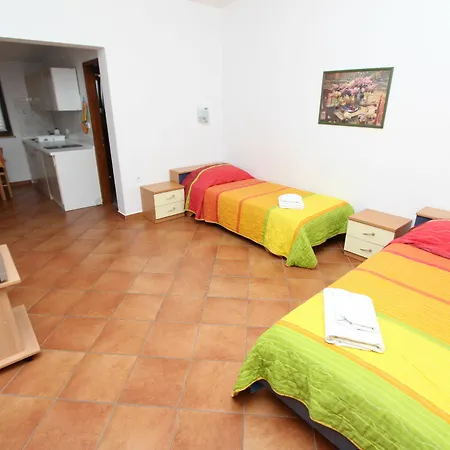 Apartment Apartmani Romano